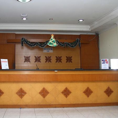 Bukit Dago Hotel Бандунг Экстерьер фото