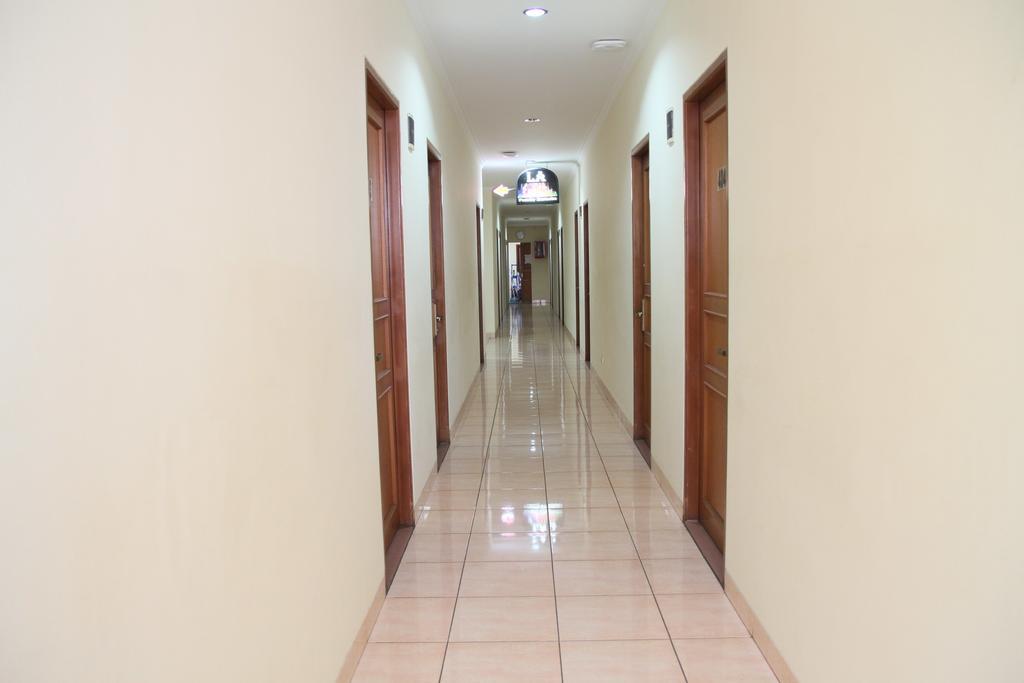 Bukit Dago Hotel Бандунг Экстерьер фото